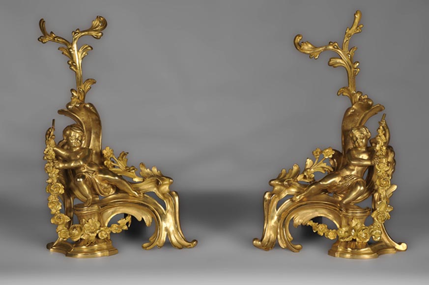 Пара старинных дровниц в стиле Людовика XV из позолоченной бронзы, украшенных Амурчиками.-0