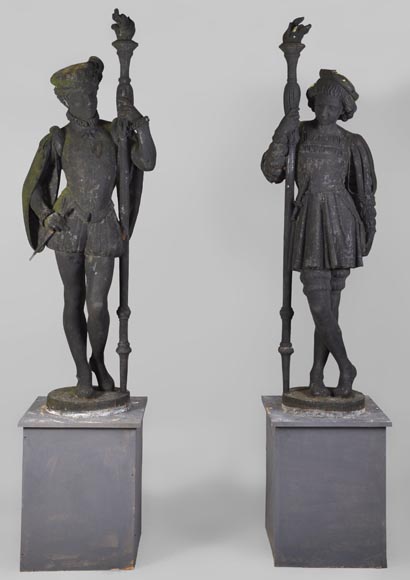 «Пажи», великолепная пара чугунных статуй, изготовленных литейной мастерской Валь дОсн.-0