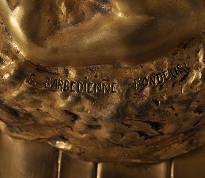 Фердинанд БАРБЕДИЕНН – «День» и «Ночь», великолепная перекладина дровницы из позолоченной бронзы, украшенная по модели скульптур работы Микеланджело на гробнице Жюльена Медичи.-11
