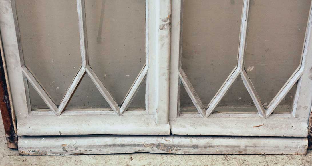 Деревянное  окно с витражами эпохи Реставрации.-10