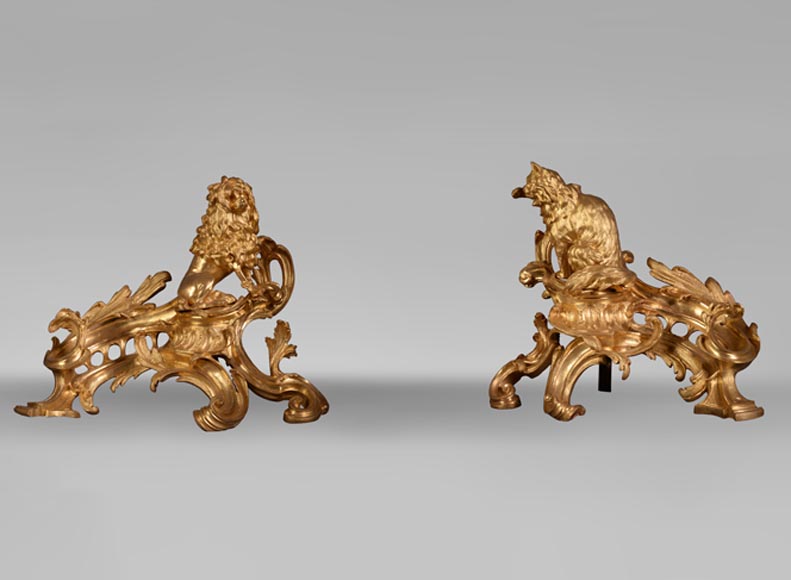 «Собака и кошка», пара дровниц в стиле Людовика XV из позолоченной бронзы, по модели Каффиери. -0