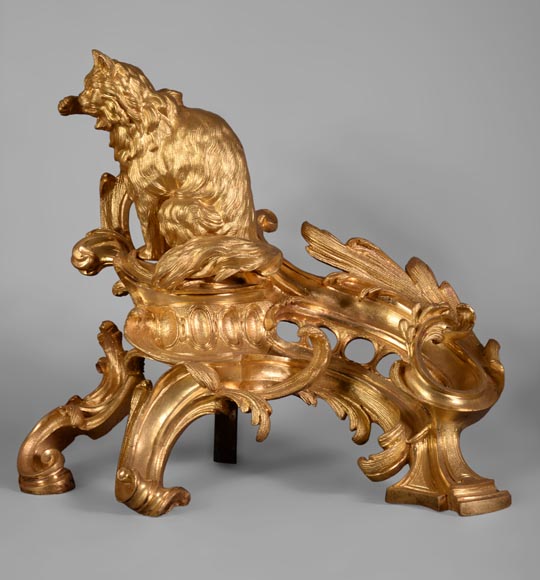 «Собака и кошка», пара дровниц в стиле Людовика XV из позолоченной бронзы, по модели Каффиери. -4