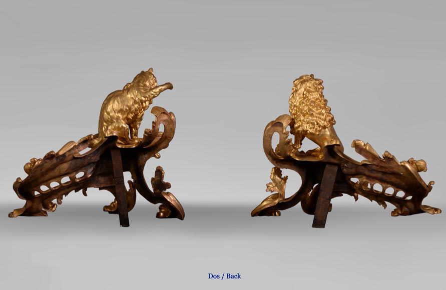 «Собака и кошка», пара дровниц в стиле Людовика XV из позолоченной бронзы, по модели Каффиери. -7