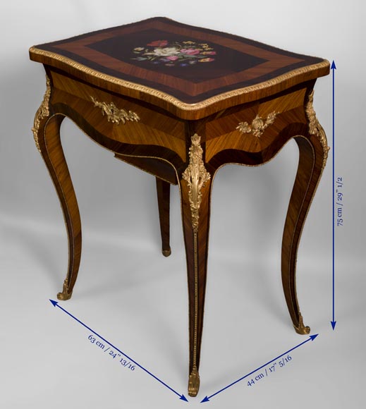 Мезон ТААН и Жюльен-Николя РИВАР (1802-1867) – Красивый столик для рукоделия, украшенный маркетри из фарфора в виде букета цветов и орнаментами из позолоченной бронзы-7