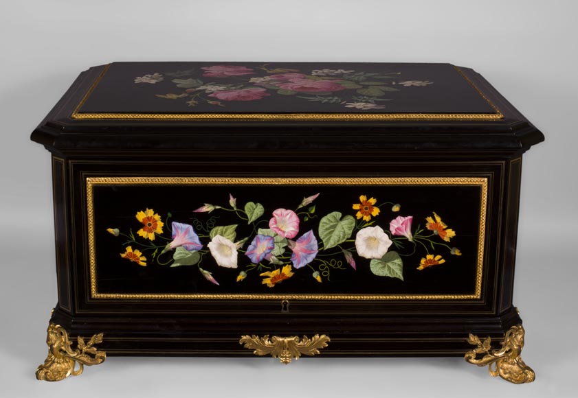 Жюльен-Николя Ривар (1802-1867) - Великолепная шкатулка для драгоценностей, украшенная маркетри из фарфора, ранее находившаяся в коллекции Эльзы Скиапарелли-1