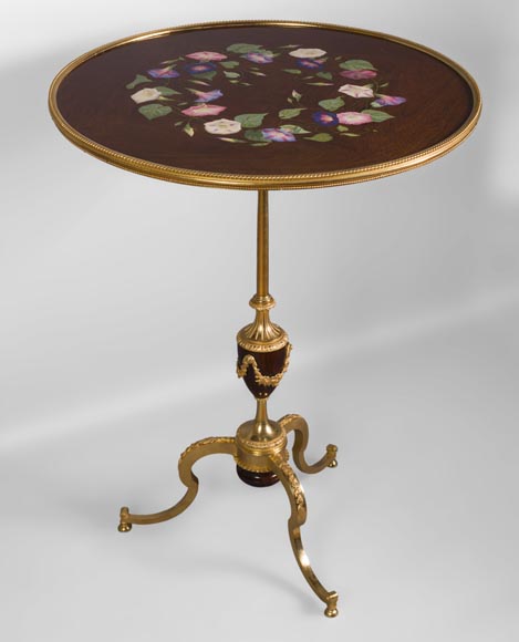 Мезон ТААН и Жюльен-Николя РИВАР (1802-1867) – Изящный круглый столик на одной ножке с откидывающейся столешницей, украшенный маркетри из фарфора-0