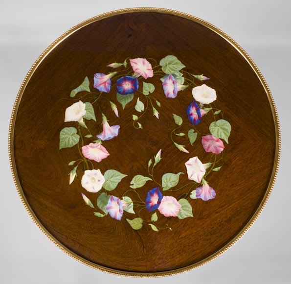 Мезон ТААН и Жюльен-Николя РИВАР (1802-1867) – Изящный круглый столик на одной ножке с откидывающейся столешницей, украшенный маркетри из фарфора-2