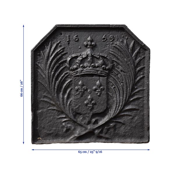 Старинная каминная плита, украшенная гербами Франции, датированная 1659 годом.-7