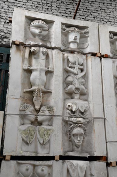 Ансамбль монументальных декоративных элементов в этническом стиле, изготовленных из гипса, 20 век.-1