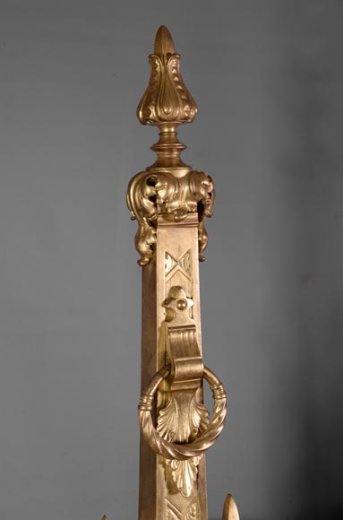 Пара старинных дровниц из позолоченной бронзы в стиле Наполеона III, украшенных львиными мордами.-2