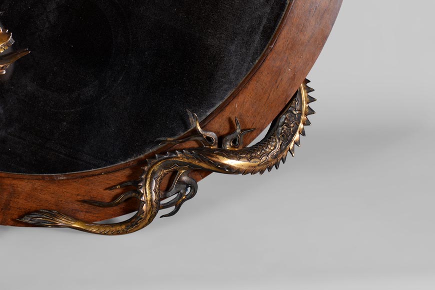 Габриель ВИАРДО (приписано работе) – Редкое зеркало в стиле Японизма в форме полумесяца, украшенное драконом из бронзы. -4