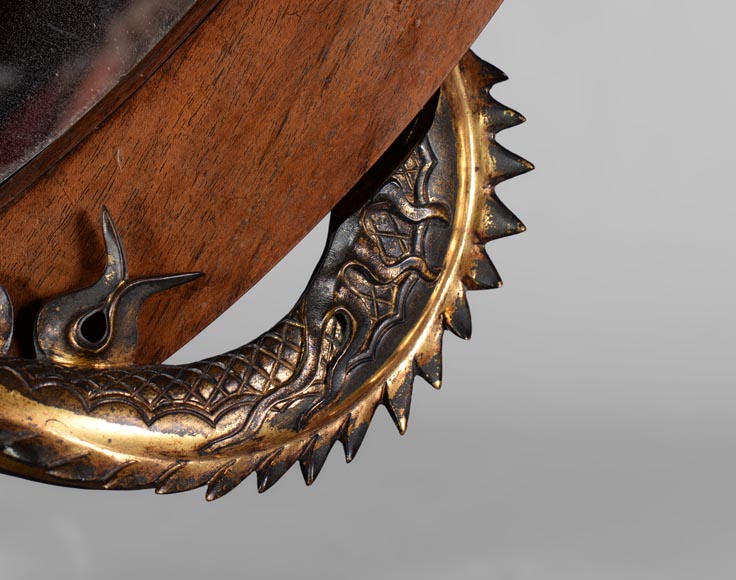 Габриель ВИАРДО (приписано работе) – Редкое зеркало в стиле Японизма в форме полумесяца, украшенное драконом из бронзы. -5