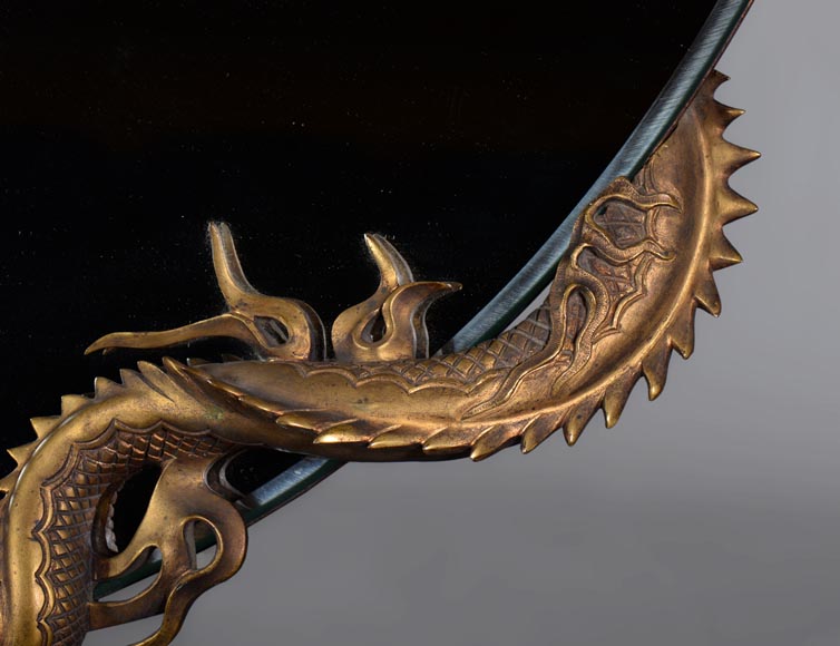 Габриель ВИАРДО (приписано работе) – Великолепное зеркало в стиле Японизма в форме полумесяца, украшенное драконом из патинированной бронзы. -4