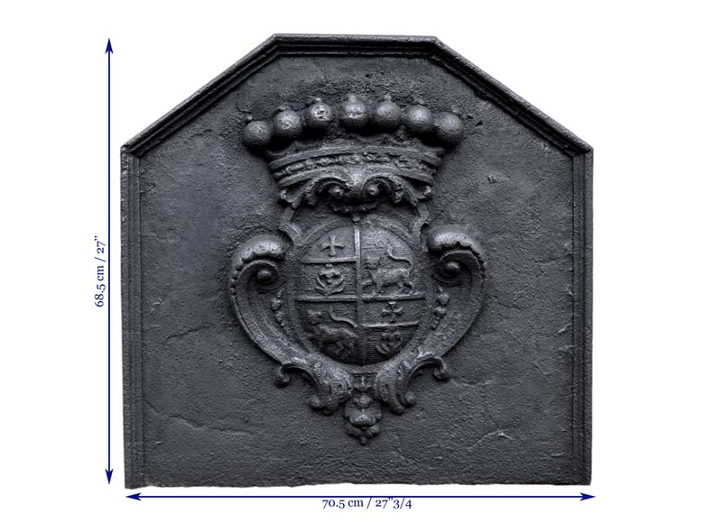 Старинная каминная плита, украшенная гербами семьи Жоли, 18 век.-7