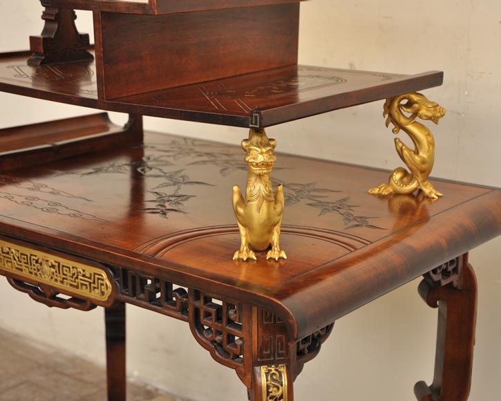 Габриель ВИАРДО  (приписано работе) -  Японский столик с орнаментами из позолоченной бронзы-2