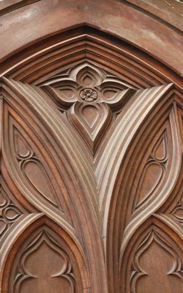 Дверь в нео-готическом стиле из ореха и дуба-5