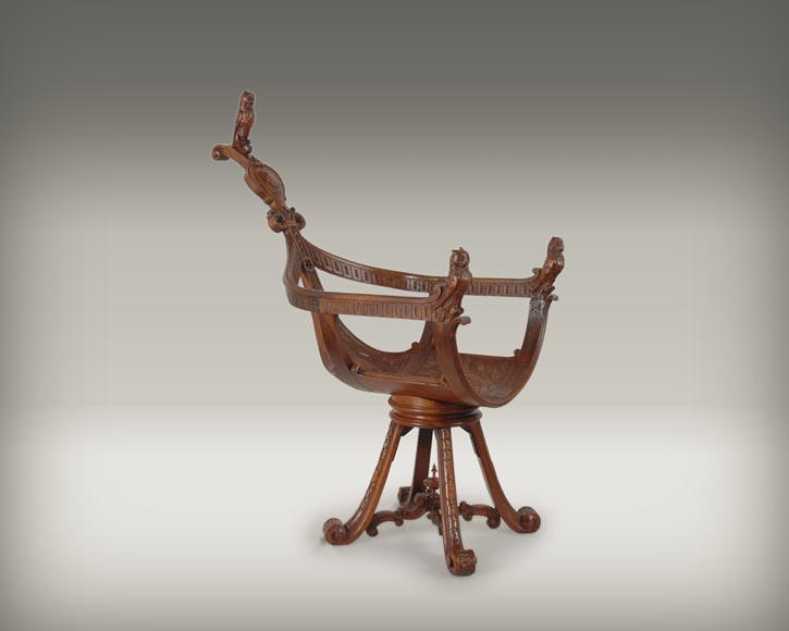 Итальянская работа второй половины 19го века.  Кресло с совами, изготовленное из орехового дерева.-0
