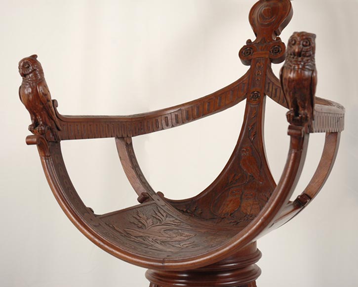 Итальянская работа второй половины 19го века.  Кресло с совами, изготовленное из орехового дерева.-2