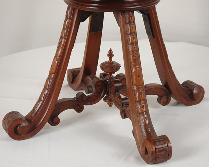 Итальянская работа второй половины 19го века.  Кресло с совами, изготовленное из орехового дерева.-6