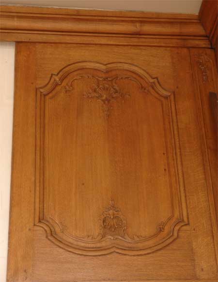 Деревянный декор комнаты в стиле Людовика XV, изготовленный в начале 20го века из дуба.-4