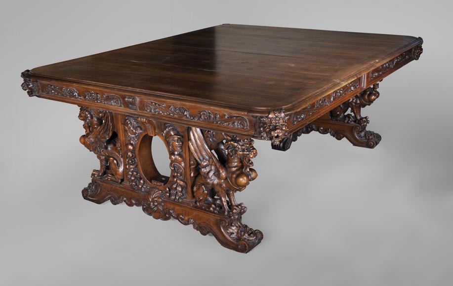 Красивый стол в стиле Нео-Ренессанс, изготовленный из скульптурного орехового дерева, украшенный львами и мифическими животными.-0