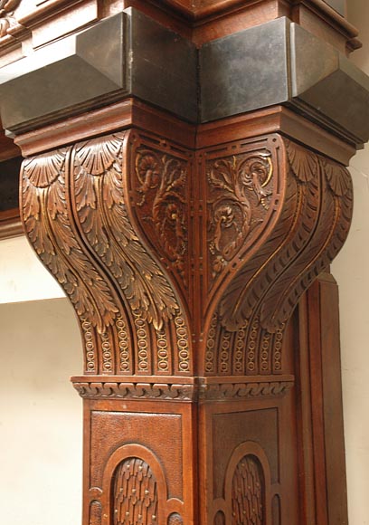 Старинный камин из орехового дерева в стиле нео-ренессанс с гербовым орнаментом Дианы де Пуатье.-5