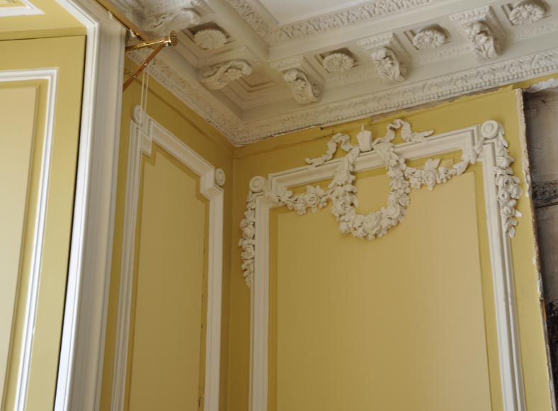 Великолепная деревянная комната в стиле Людовика XVI, ранее находившаяся во дворце Криллон в Париже. -14