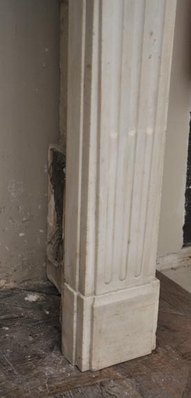 Старинный камин эпохи Людовика XVI, изготовленный из белого мрамора Сивекс и позолоченной бронзы.-7