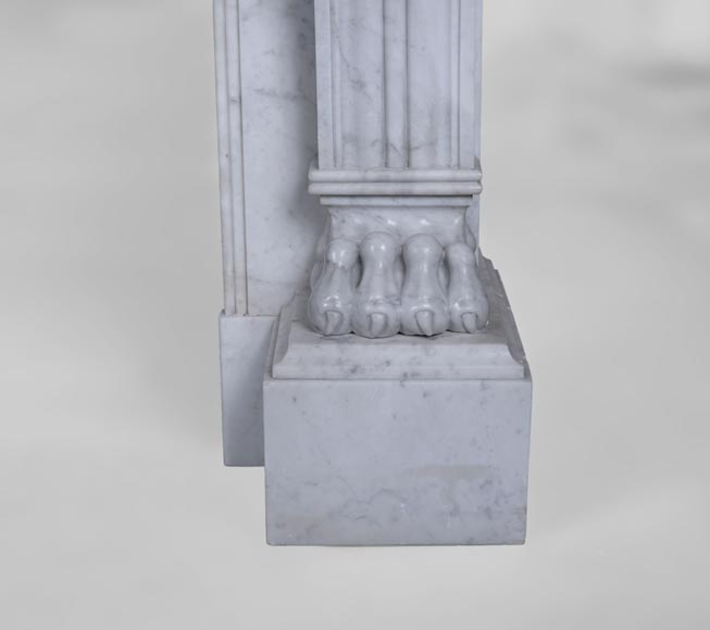 Старинный камин в стиле Наполеона III с львиными лапами, изготовленный из каррарского мрамора.-8