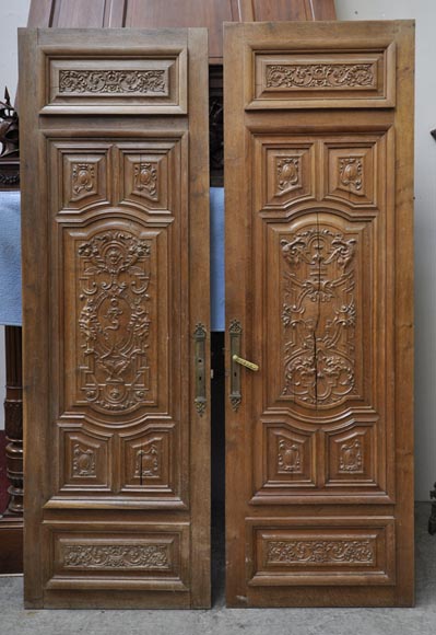 «Ложная пара» старинных дверей из скульптурного дубового дерева 19 века.-0