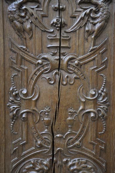 «Ложная пара» старинных дверей из скульптурного дубового дерева 19 века.-6