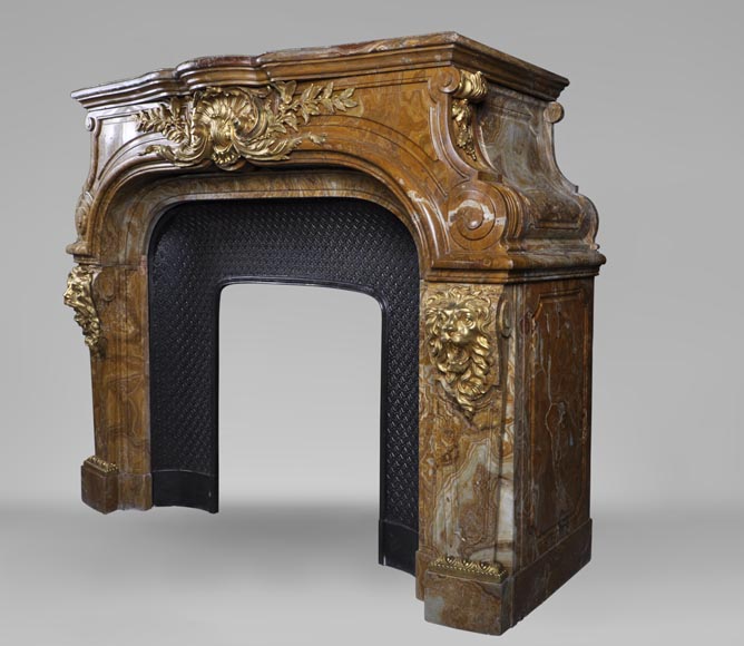 Extraordinary antique Louis XIV style fireplace with lions heads in Alabastro di Busca and gilded bronze_ru