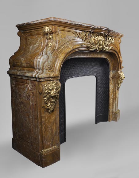 Extraordinary antique Louis XIV style fireplace with lions heads in Alabastro di Busca and gilded bronze_ru
