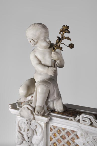 Великолепный старинный камин конца 18 века, изготовленный из скульптурного мрамора и мрамора брокатель, украшенный ангелочком.-7