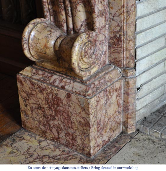 Красивый старинный камин в стиле эпохи Луи-Филипа, изготовленный из мрамора брокатель. -6