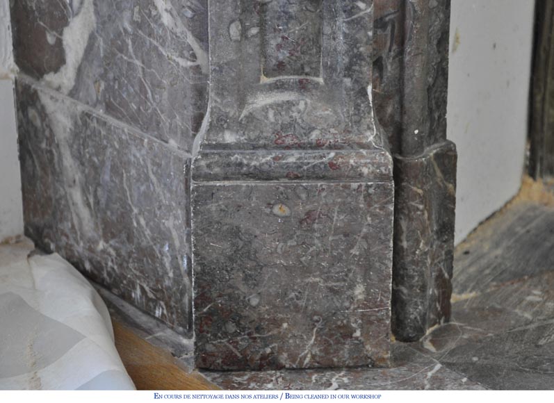 Старинный камин в стиле Людовика XV, изготовленный из Красного Северного мрамора в 19 веке.-4