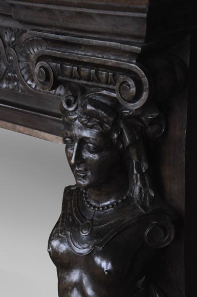 Старинный дубовый камин в стиле Неоренессанс, украшенный портретом женщины.-9