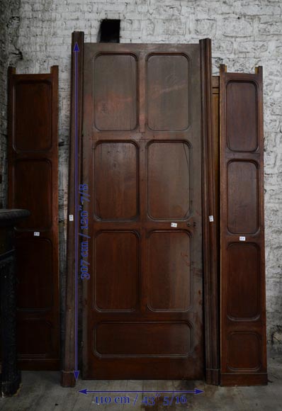 Большая старинная дубовая дверь, украшенная рамками, изготовленная около 1900 года.-5