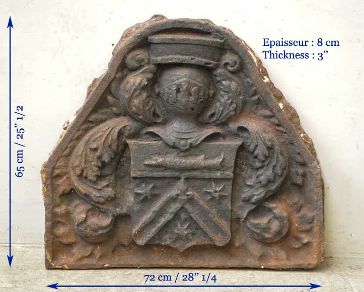 Старинная каминная плита, украшенная гербами семьи Бретель из Гремонвиля.-6