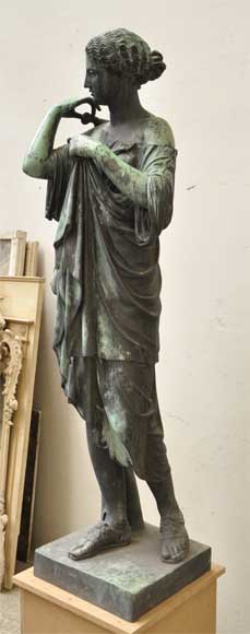 "Diane of Gabies", bronze statue by Elkington, Mason and Cie, dated from 1854_ru
