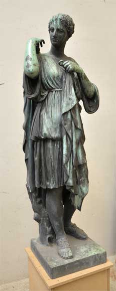 "Diane of Gabies", bronze statue by Elkington, Mason and Cie, dated from 1854_ru