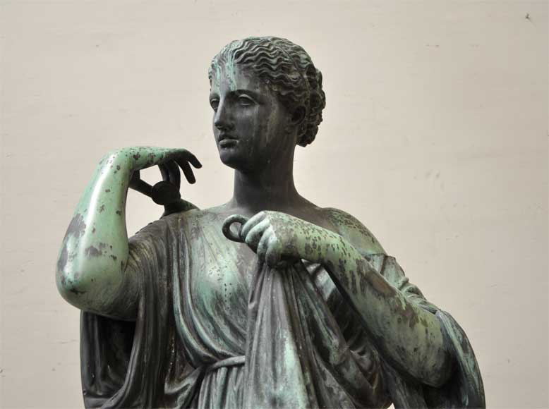 "Diane of Gabies", bronze statue by Elkington, Mason and Cie, dated from 1854_ru