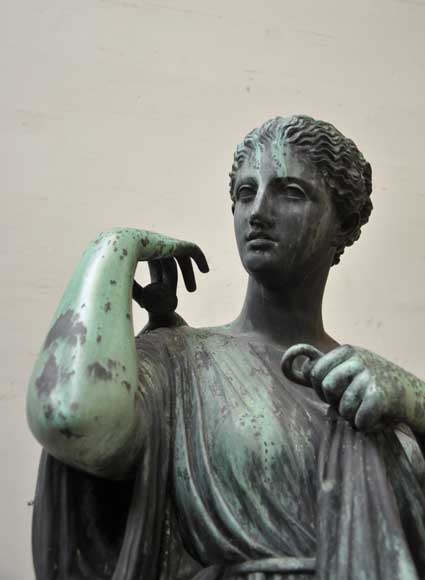 "Diane of Gabies", bronze statue by Elkington, Mason and Cie, dated from 1854_ru