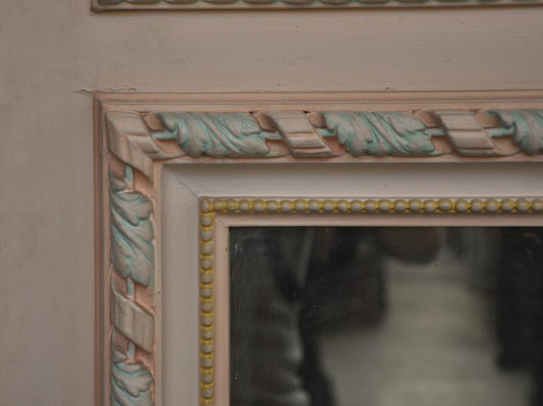 Старинное трюмо в стиле Людовика XVI, украшенное цветочными гирляндами из разноцветного стюка.-6